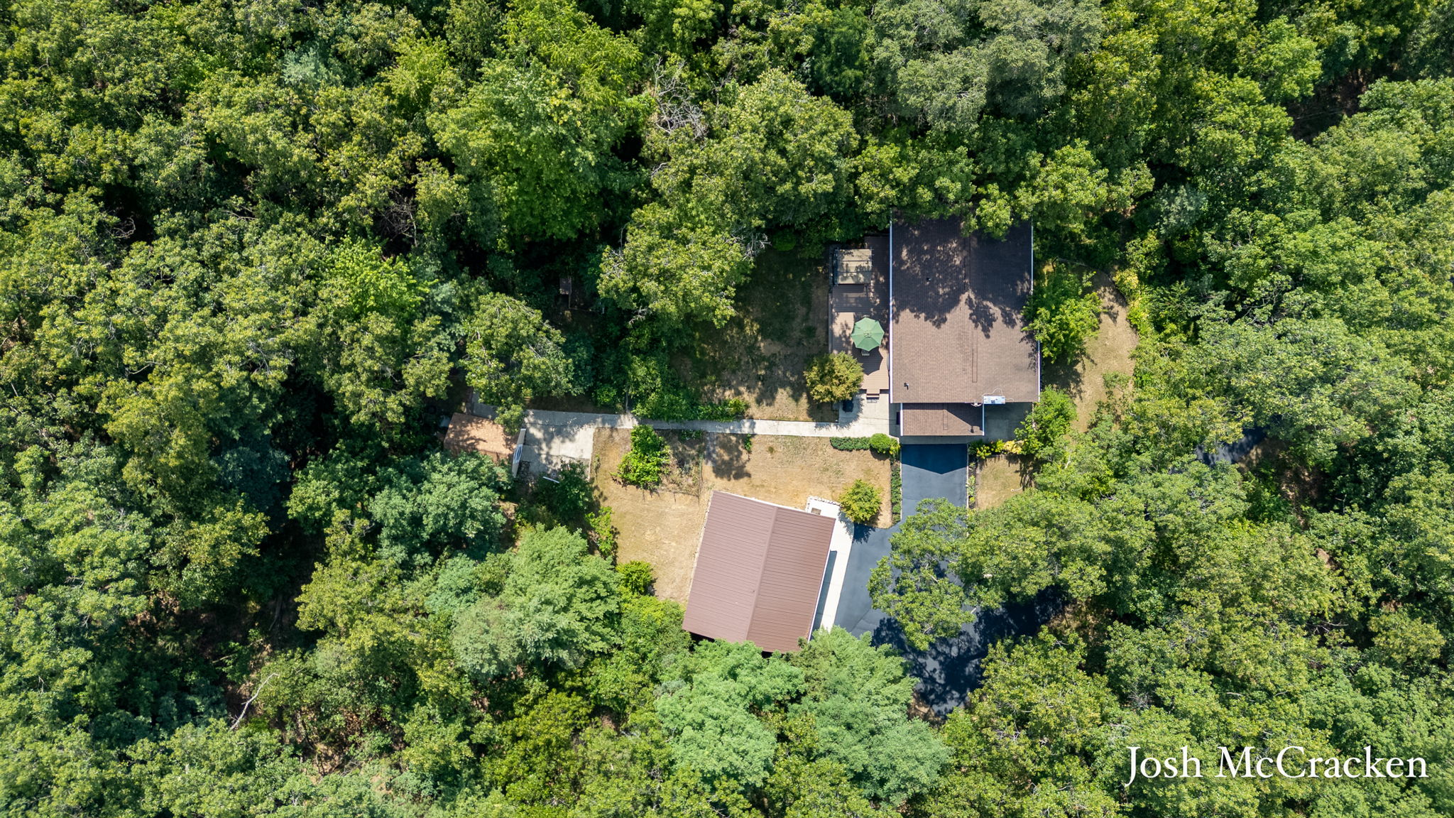 Exterior view of 9665 Black Oak Dr, Lowell, MI 49331, USA